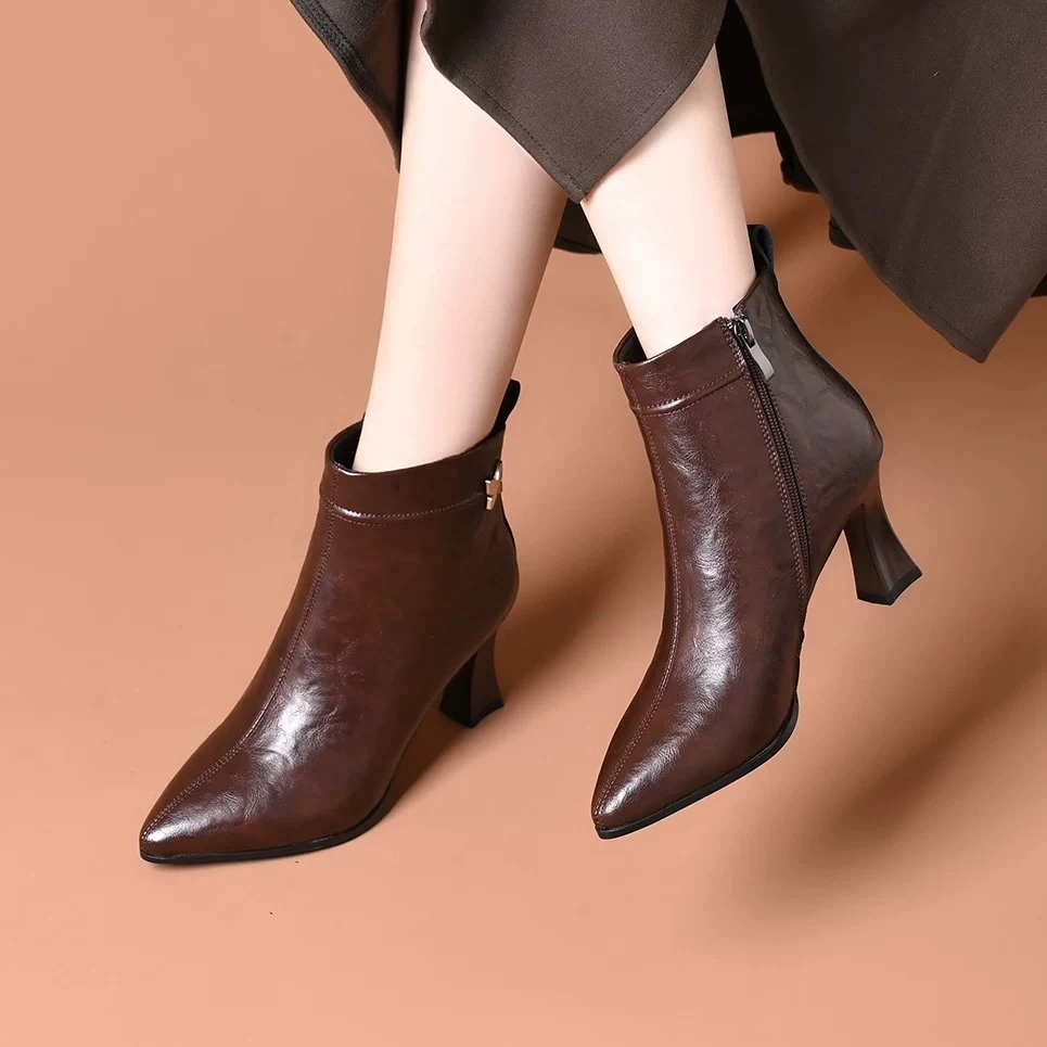 高跟鞋新款2024秋冬真皮女靴时尚尖头手抓纹短靴女士百搭春秋单靴