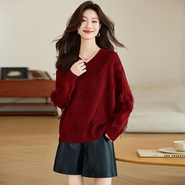枣红流苏v领毛衣女秋冬外穿2024新款设计感慵懒风宽松蓝色上衣