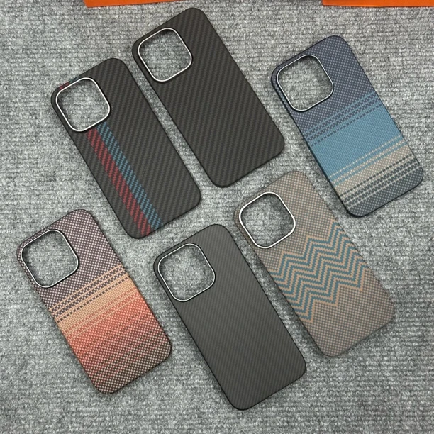 苹果15pro凯夫拉手机壳轻薄防摔磁吸保护套全新微瑕