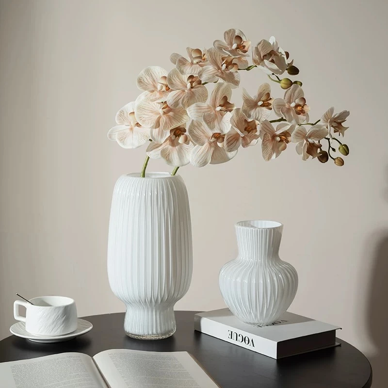 轻奢高级感白色玻璃花瓶摆件客厅插花水养鲜花中古小众餐桌装饰品