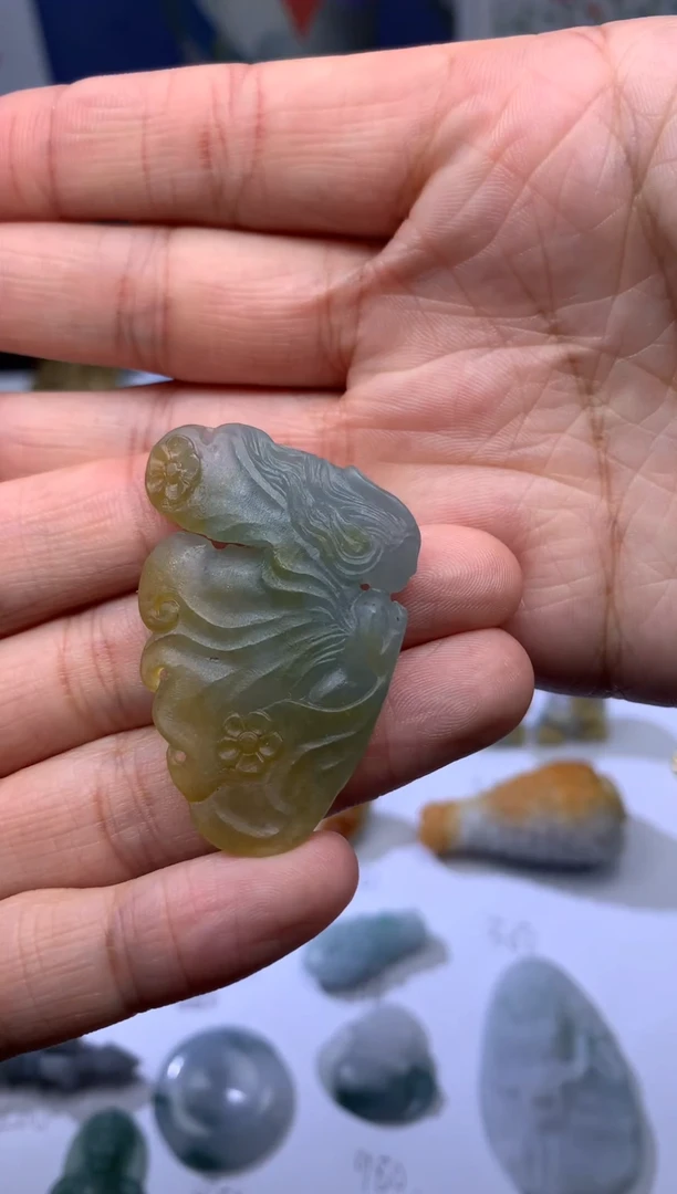 【闪购商品】翡翠挂件未镶嵌翡翠