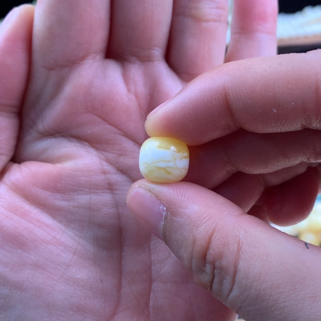 琥珀裸石未镶嵌砖*蜜蜡