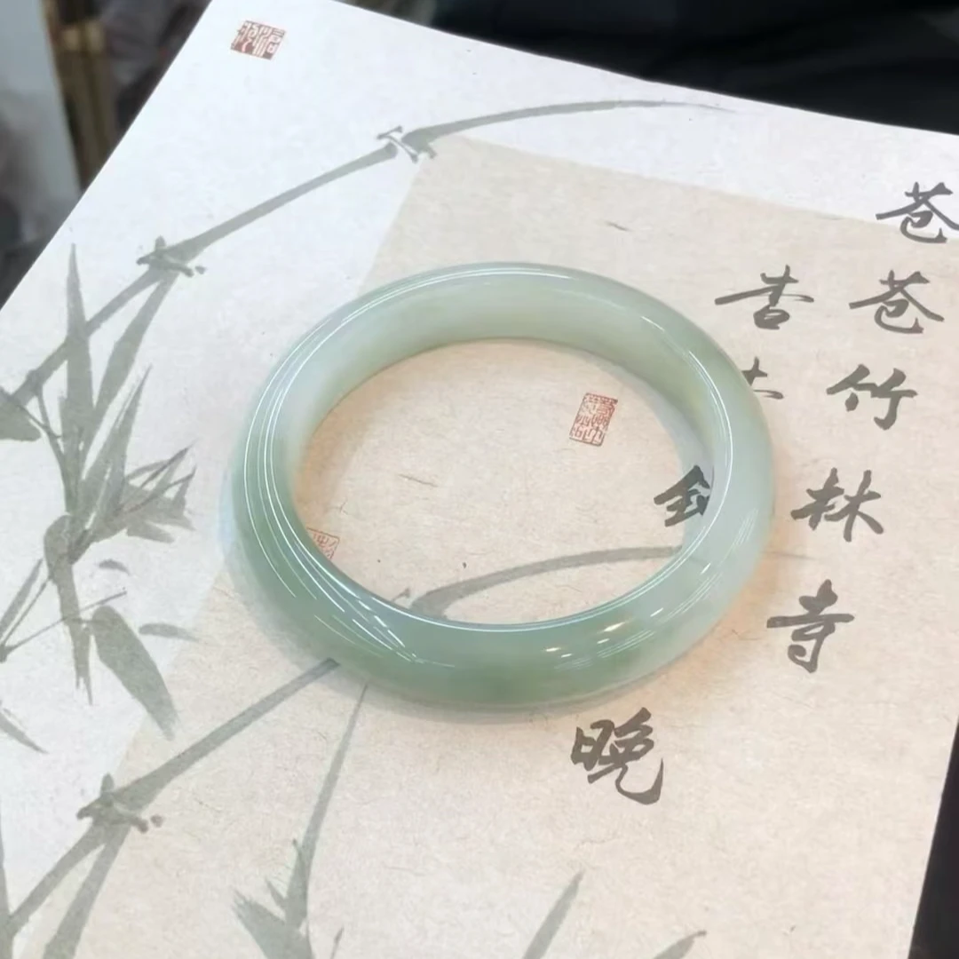 编号：334时尚天山翠手镯多样性发货