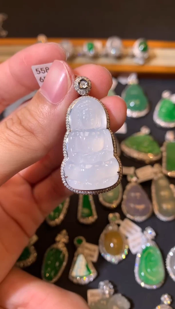 【闪购商品】翡翠吊坠(不含链)18K金镶嵌吊坠
