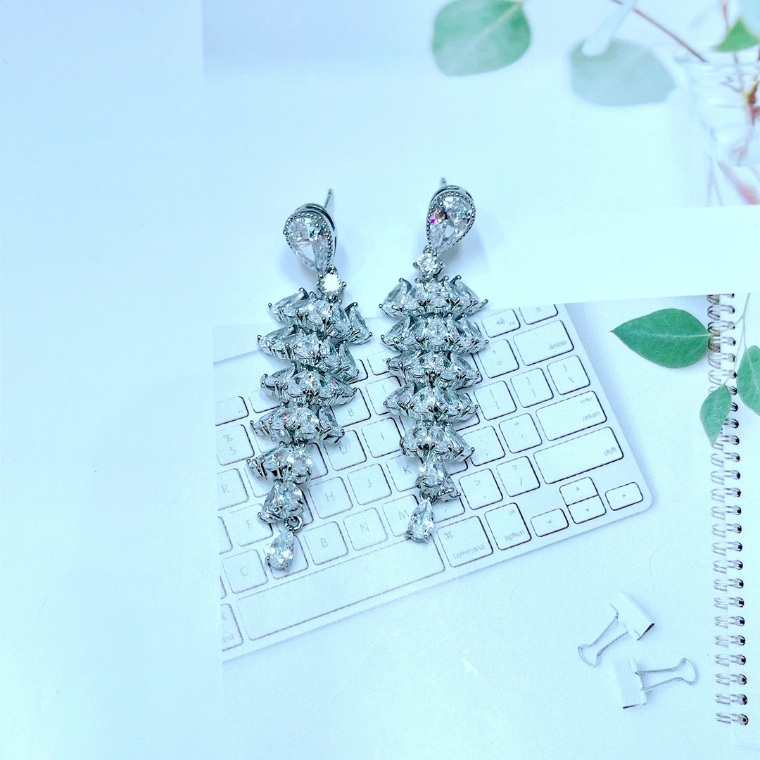 合金合成锆石耳饰 4596《层层裙摆》高级轻奢耳饰