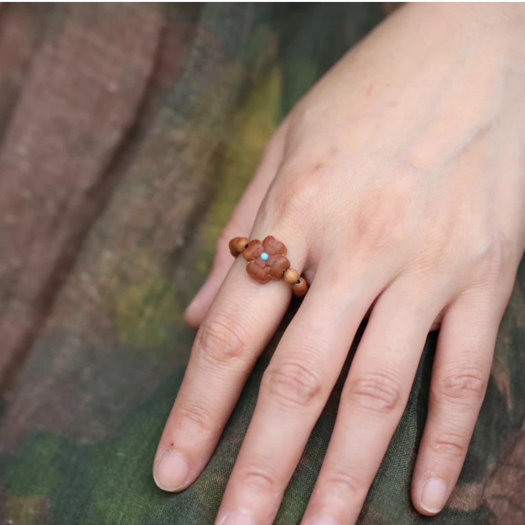 老山檀香3mm四叶草戒指