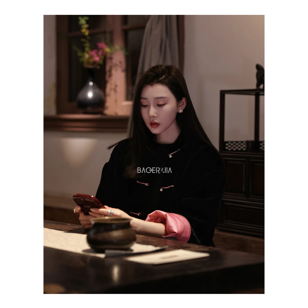 8-【朱朱同款】宝儿家BA34623412冬季款国风盘扣丝绒撞色桑蚕丝外套