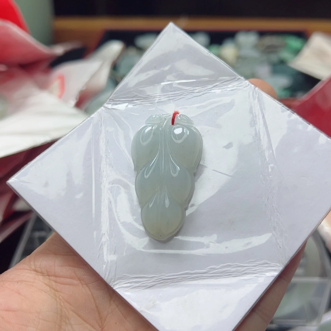 翡翠颈饰未镶嵌叶子大配绳子