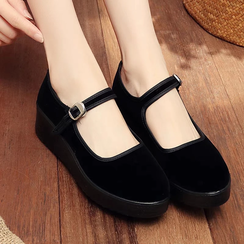 老北京布鞋女民国学生黑布鞋软底民族舞蹈鞋高跟妈妈鞋酒店工作鞋