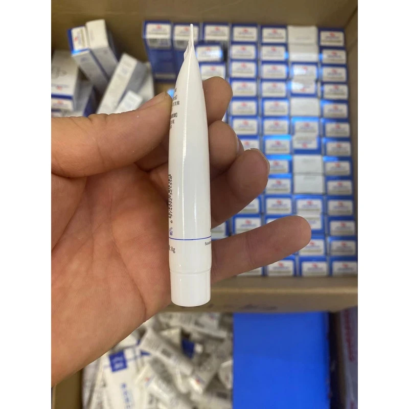08号清爽不油腻很轻薄水乳霜质地修护霜