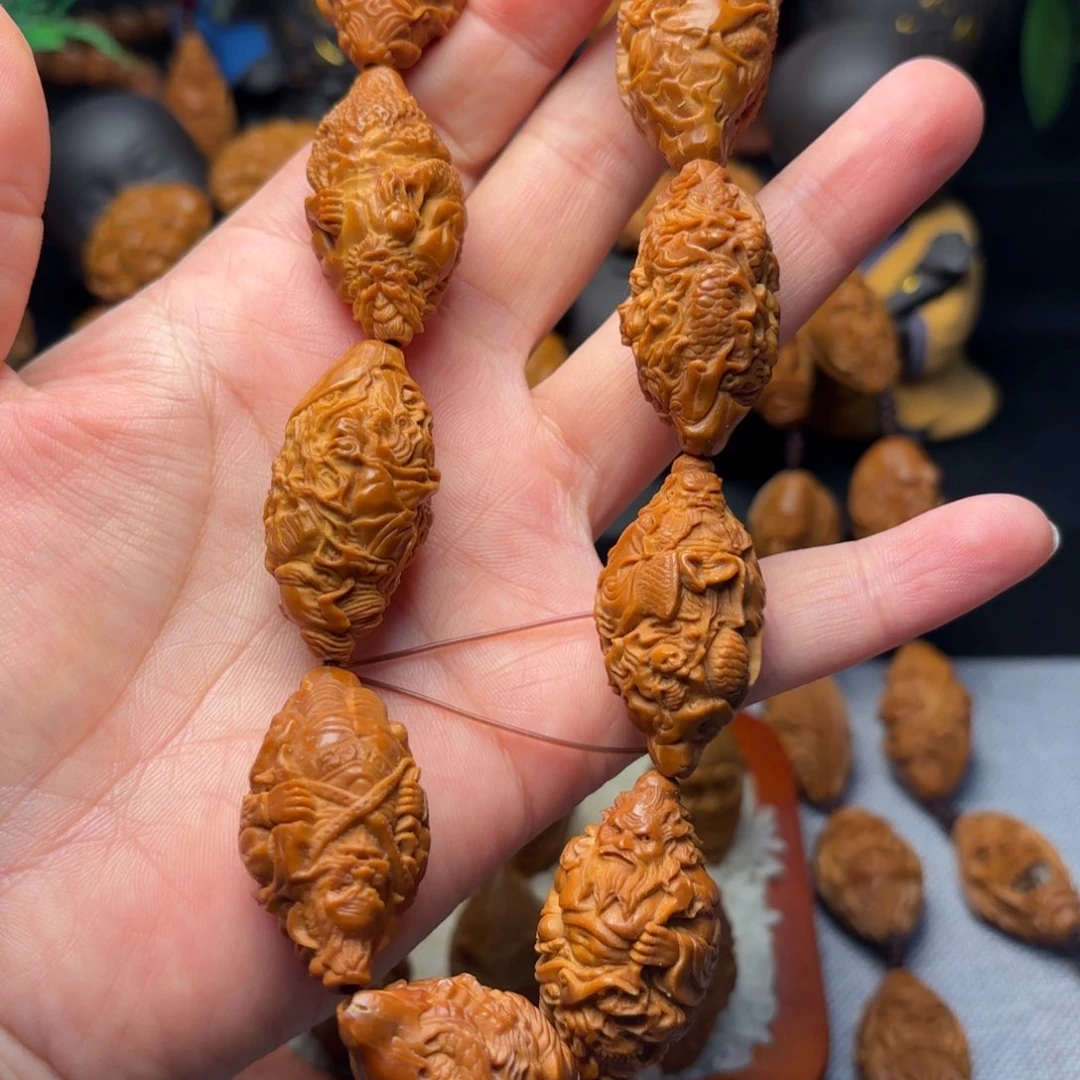 橄榄核核雕十殿阎王