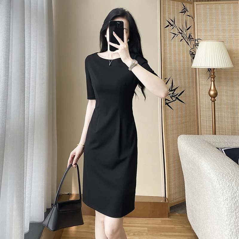 赫本风轻奢黑色连衣裙女夏季新款高级感气质减龄收腰显瘦黑裙子