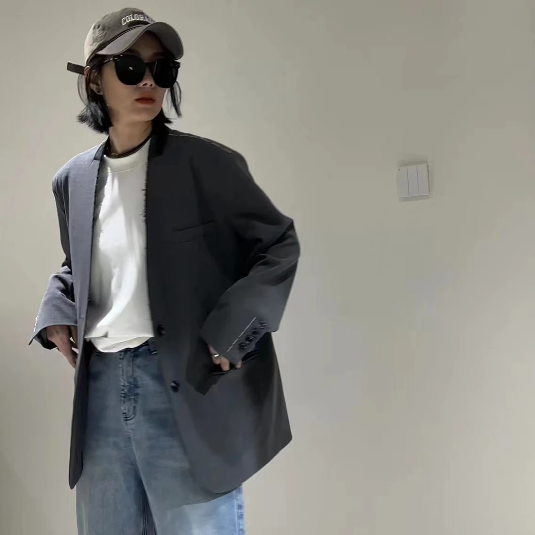 灰色无领毛边手工绣西装