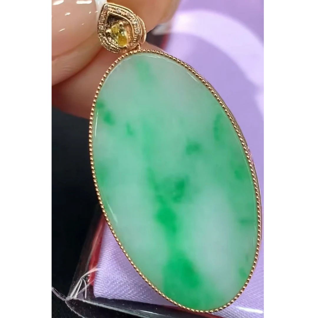 18K辣绿水润无事牌