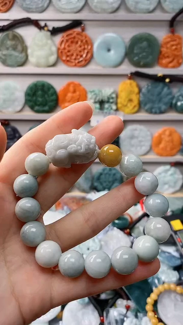 【闪购商品】翡翠颈饰未镶嵌天然翡翠A货