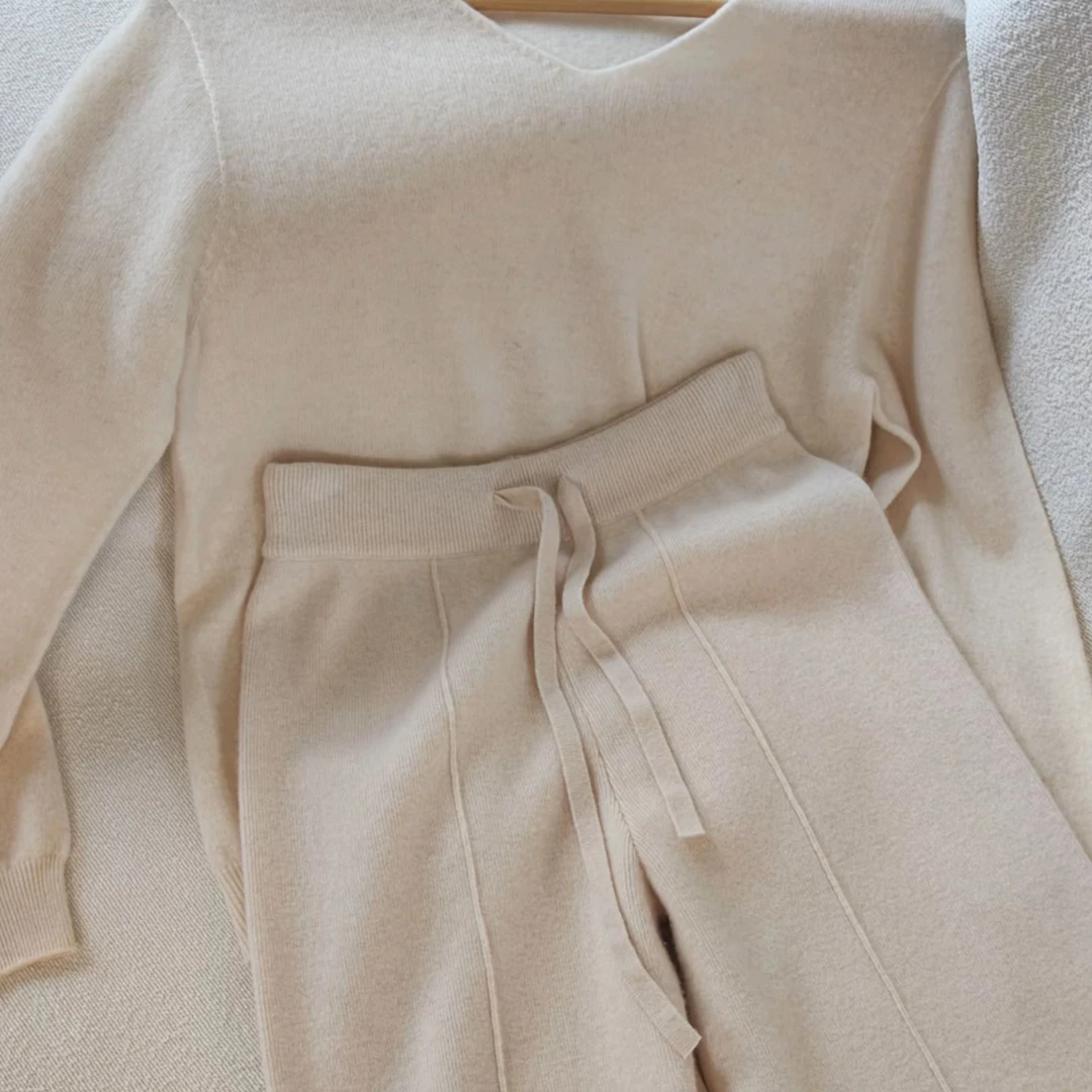 24冬季新款100%羊毛直筒阔腿裤女士休闲裤气质网红针织裤