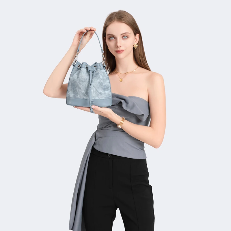 牛仔布包包女式2025新款休闲单肩包夏天斜挎小包水桶包流行斜挎包