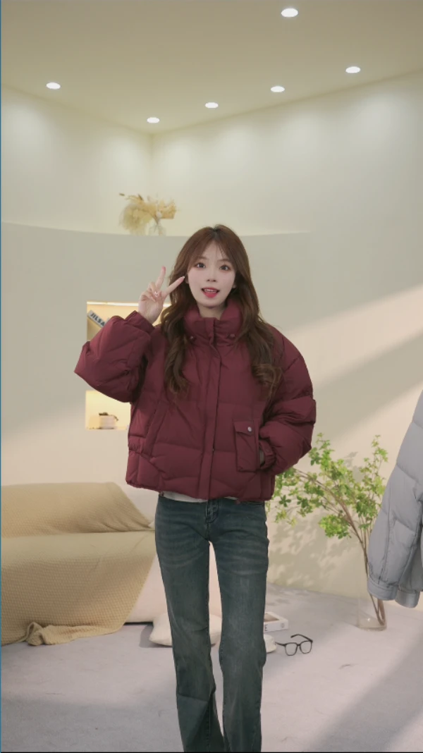 2024设计师新款羽绒服女短款宽松时尚休闲加厚保暖外套冬季韩版