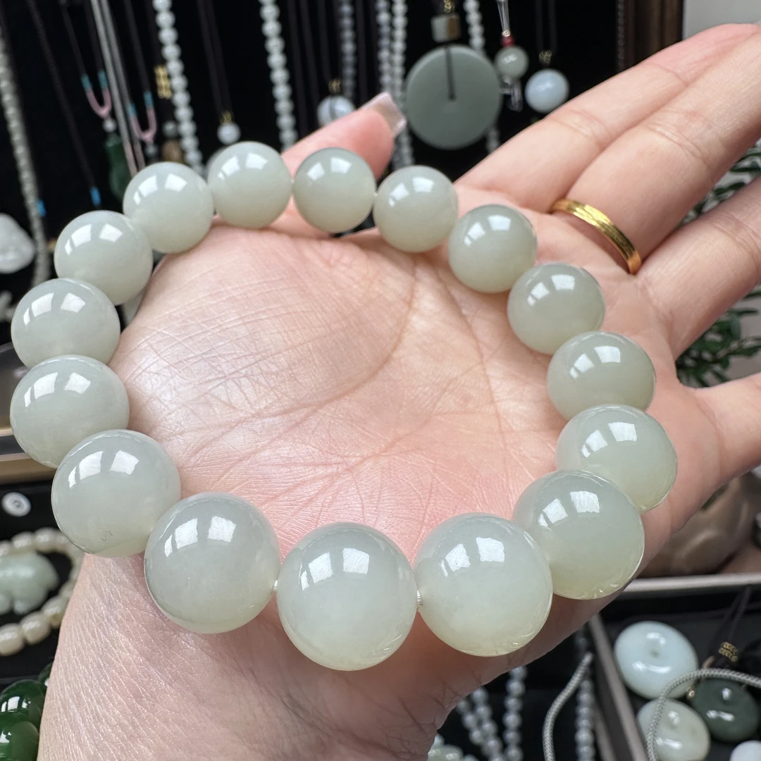 天然和田玉新疆且末金山青白手串