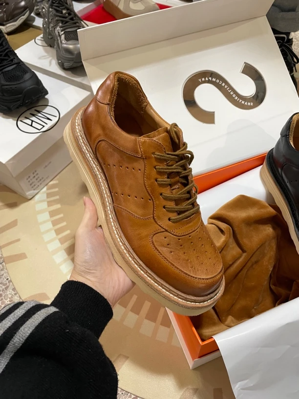 爆款百搭时尚马皮软底皮鞋9501