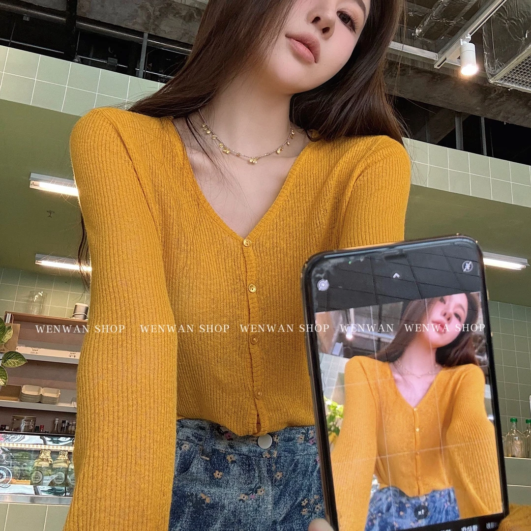 微透纯色V领高级感ins单排扣针织开衫女长袖设计气质百搭短款上衣