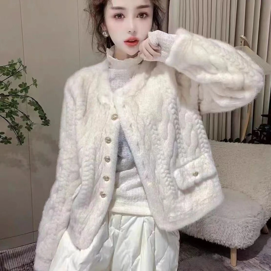 波司澄2023冬季澜色调小香风皮毛一体仿水貂绒毛毛毛绒獭兔毛皮草