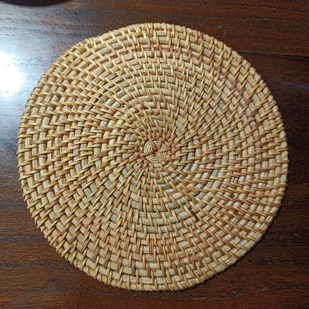 纯手工编织竹垫。
