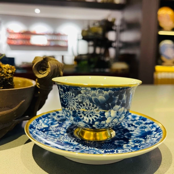 贵和祥青花描金繁花似锦杯托组