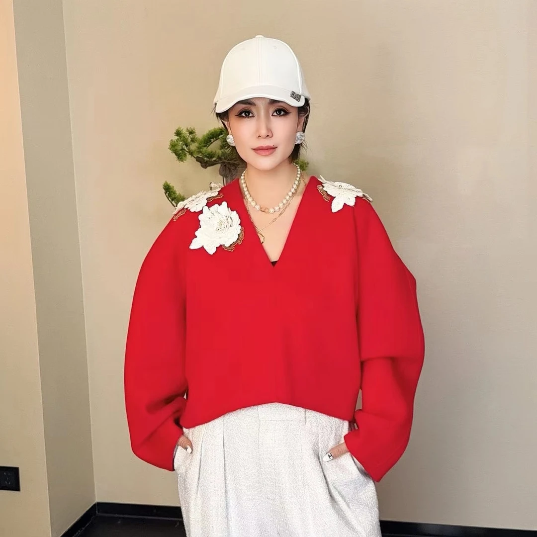 【顾文婷推荐】LA MAISON玉琼国风 红色V领珠片上衣 J24A8136