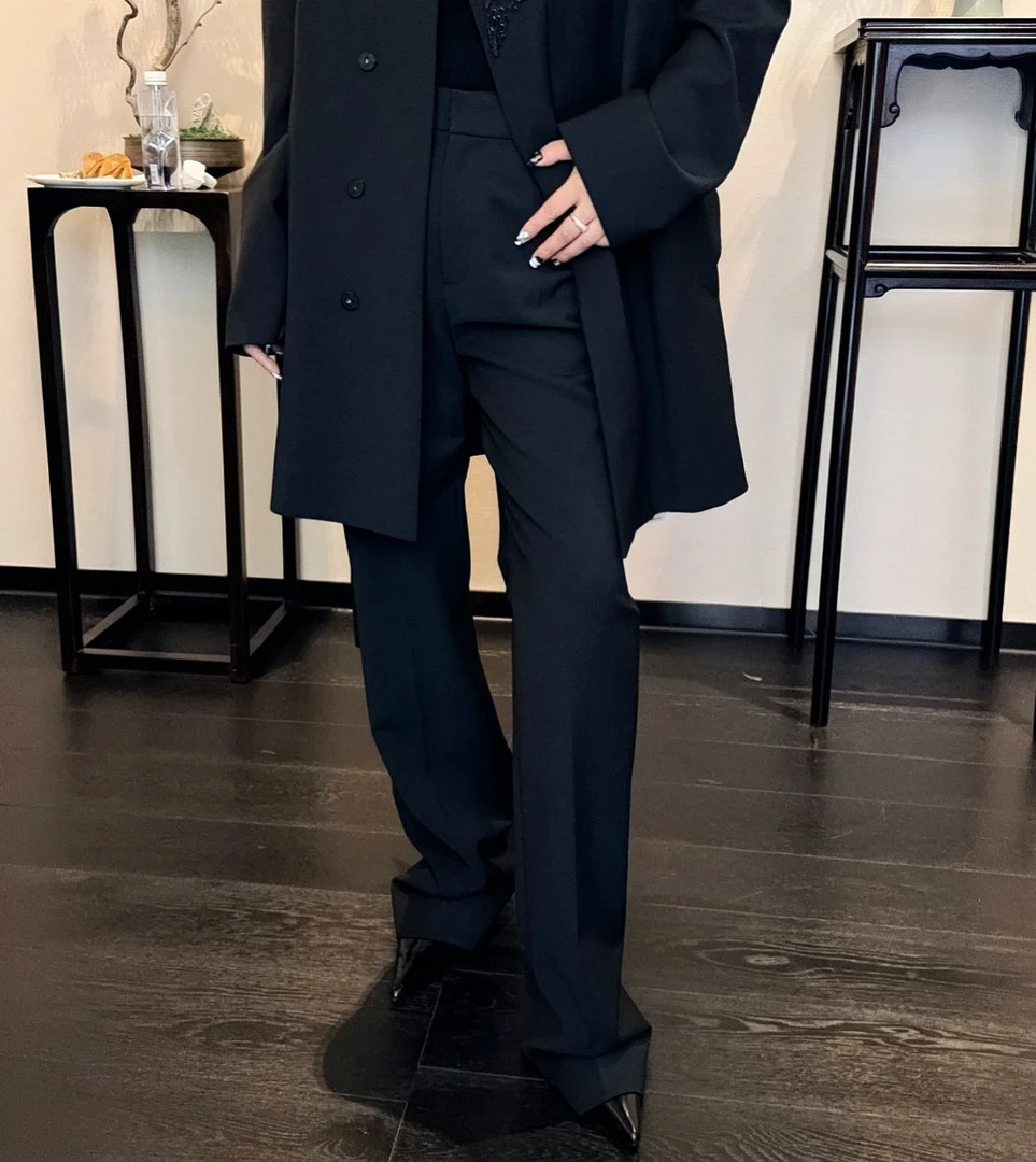 【顾文婷推荐】LA MAISON玉琼国风 黑色直筒烟管小微喇裤 J24A1069