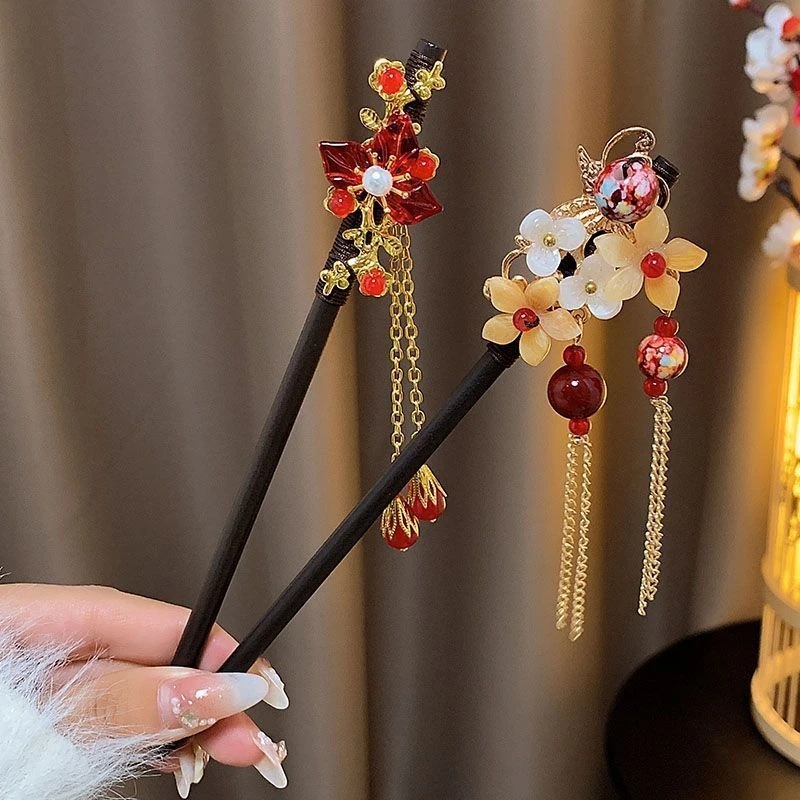 新中式流苏红色发簪女2024年新款发钗简约现代后脑勺盘发簪子头饰