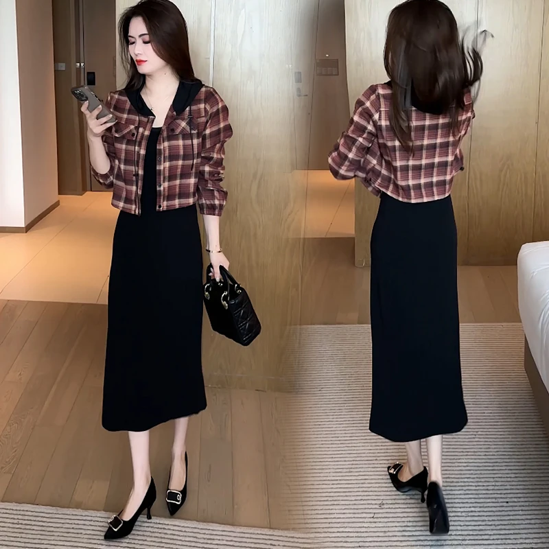 洋气连衣裙套装女2024秋季新款洋气格子连帽短款外套吊带裙两件套