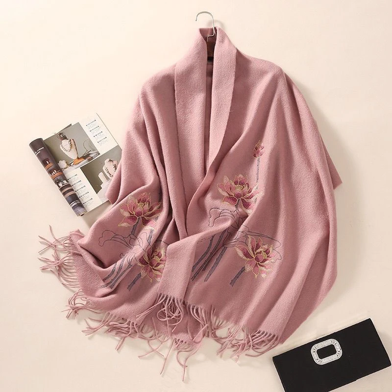 秋冬季保暖羊毛高档旗袍披肩围巾刺绣花朵时尚百搭送妈妈长辈礼物