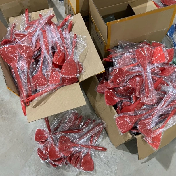 （红色）家用硅胶铲一支（款式顺序发）