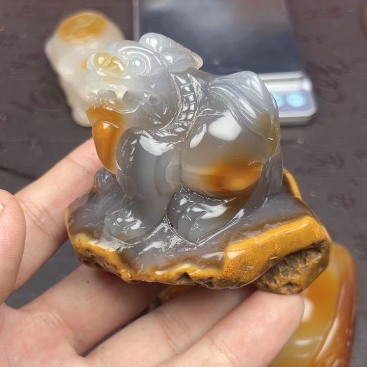 玛瑙/玉髓摆件未镶嵌青****）