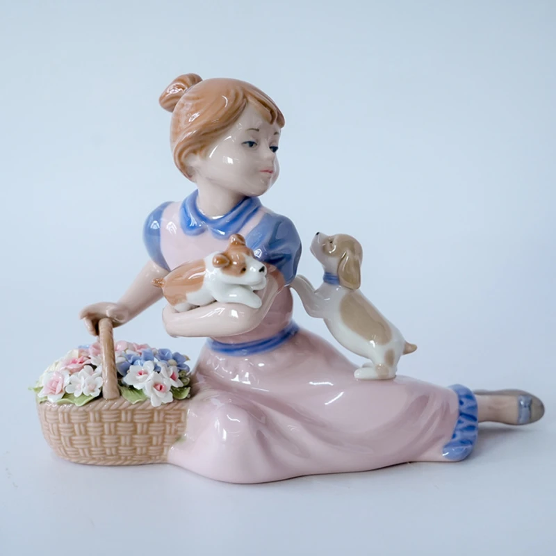 0277 欧式复古高温瓷家居装饰女孩与两只小狗客厅趣味摆件