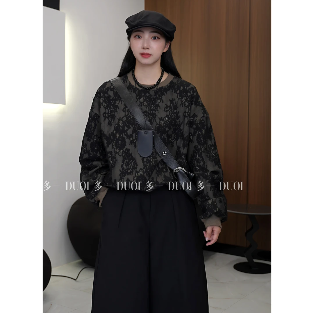 多一“艺术家”2024秋冬复古蕾丝下摆可抽式时尚宽松圆领卫衣