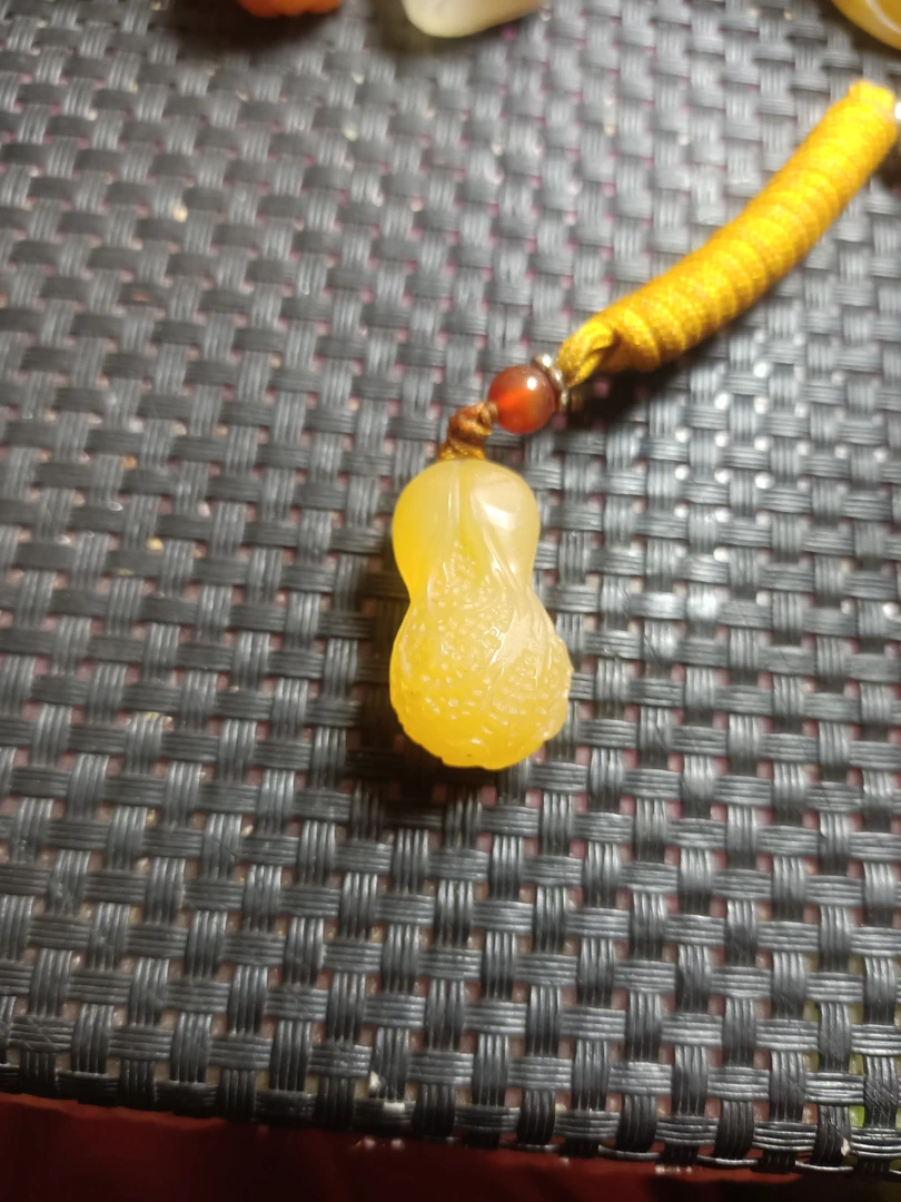 黄龙玉玉白菜挂坠