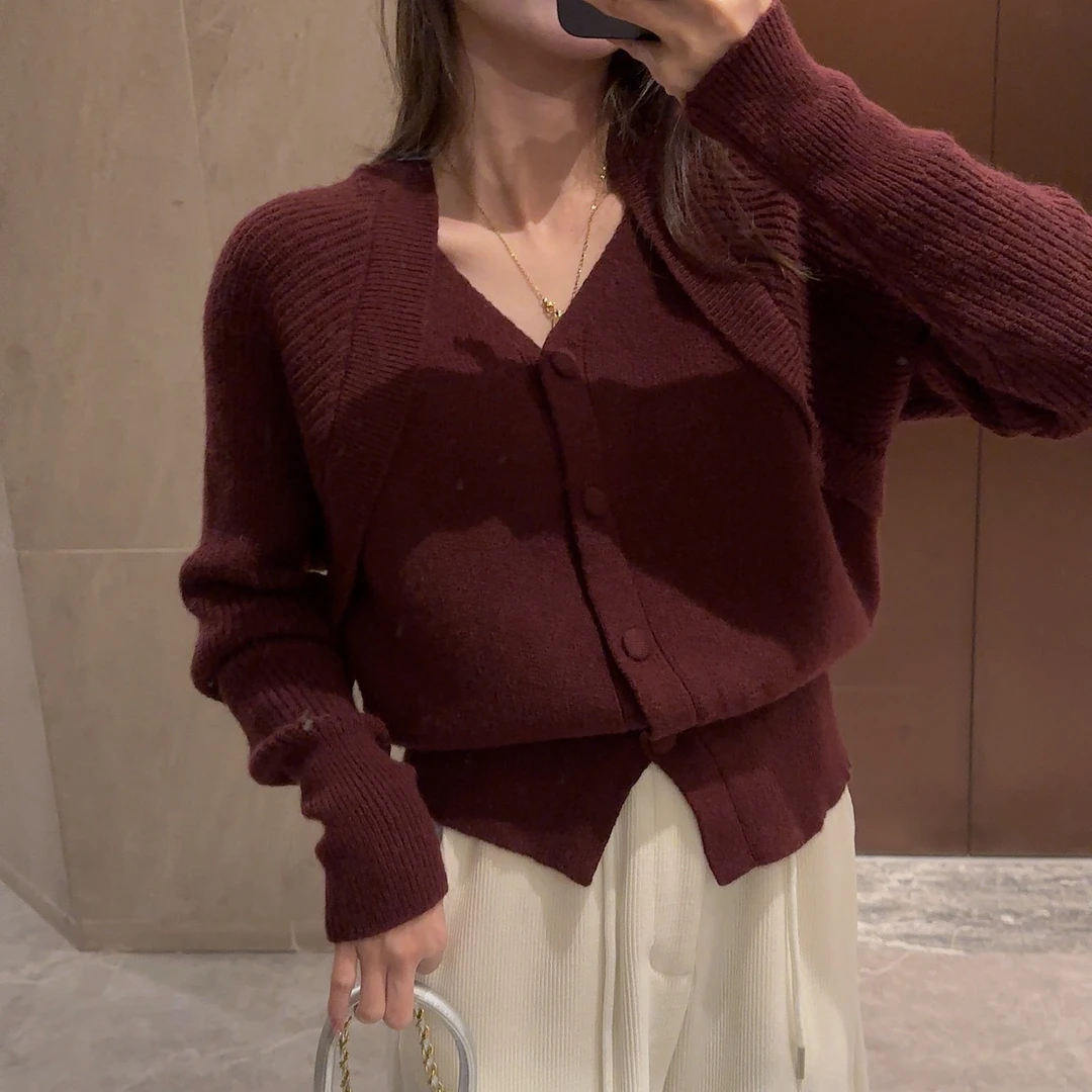 两小吱《奶乖甜绒》撞色气质显瘦百搭毛衣