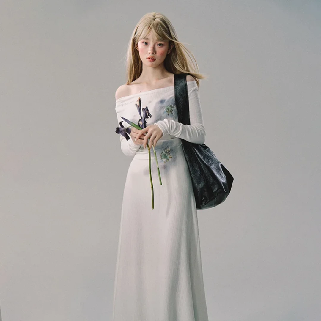 OAKMOO/ "午夜郁金香"水墨蓝晕染印花加绒弹力一字领针织连衣裙女