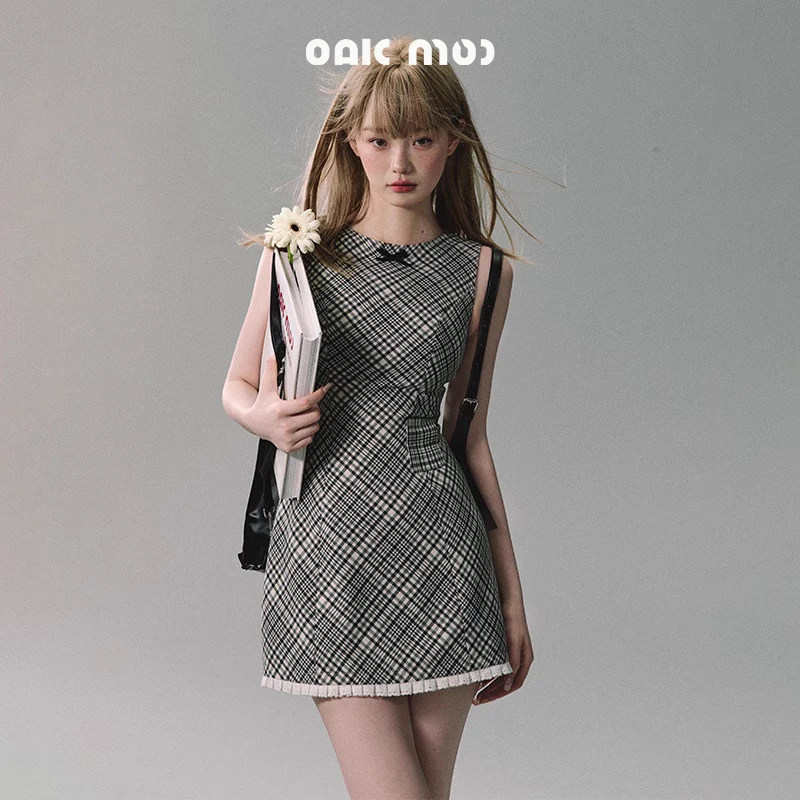 OAKMOO/ "橡树与榛果"黑白格纹学院连衣裙女秋季修身显瘦背心裙