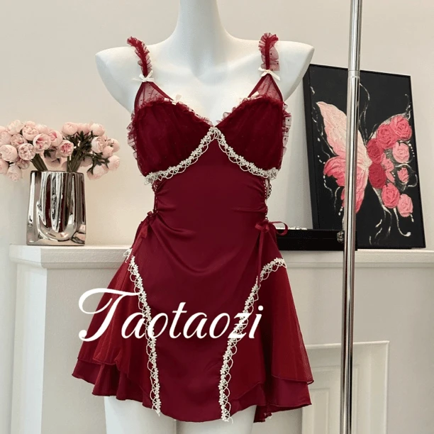 甜美睡衣女款爆款2024新款法式蕾丝女V领薄款聚酯美女蕾丝开短裙