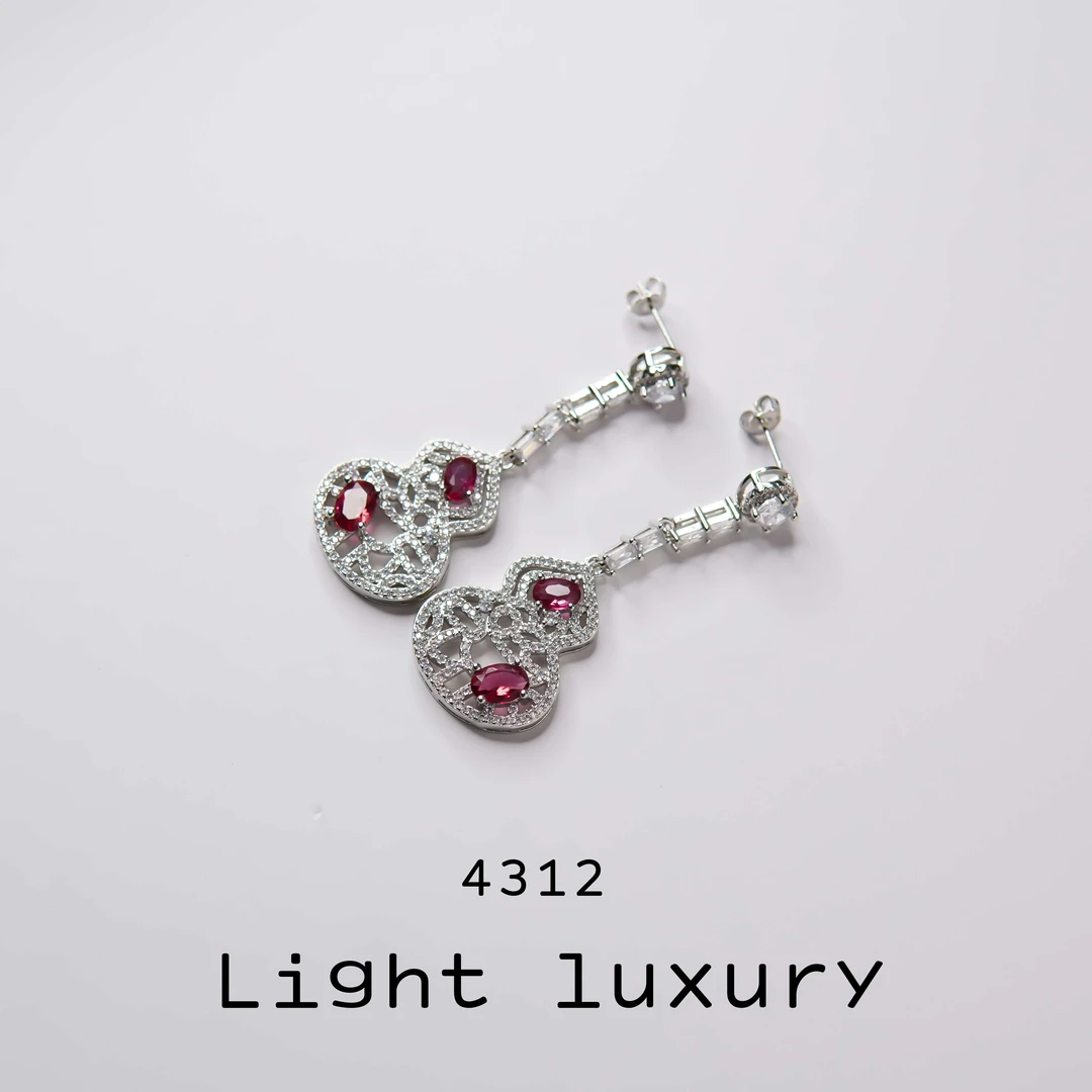 铜合金耳饰 4312 气质百搭法式个性时尚轻奢满镶镂空葫芦耳饰