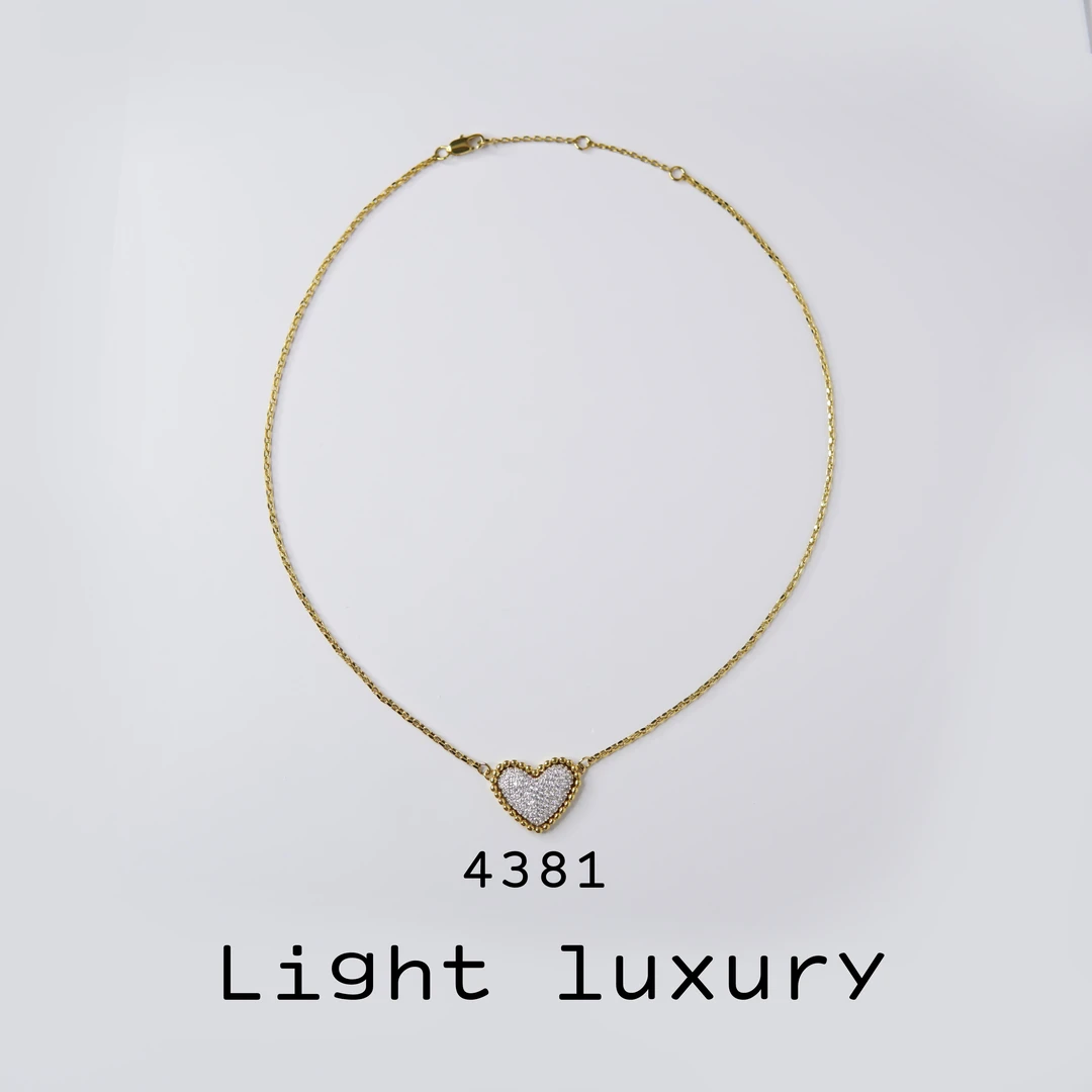 铜合金项链 4381 气质轻奢时尚精致简约满镶撞色爱心项链