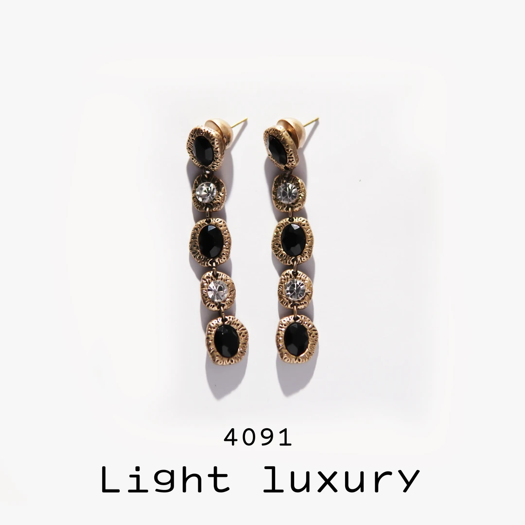 铜合金耳饰 4091气质轻奢欧美镶嵌黑石相错流苏耳钉