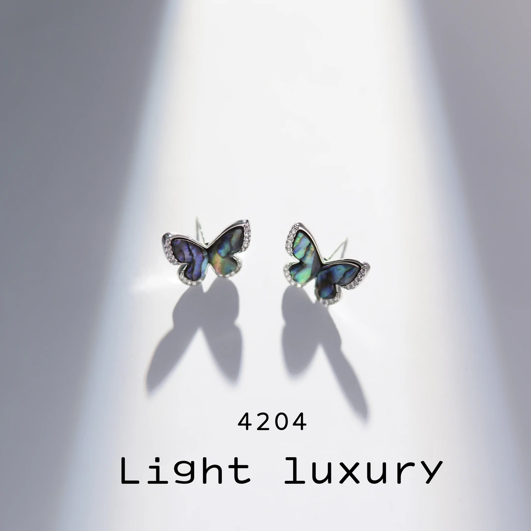 铜合金耳饰 4204气质轻奢时尚设计师蝴蝶镶嵌耳钉