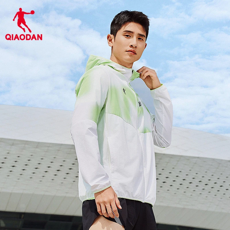 中国乔丹飞影绿跑步梭织薄外套男士24春夏新款皮肤专业毕业礼