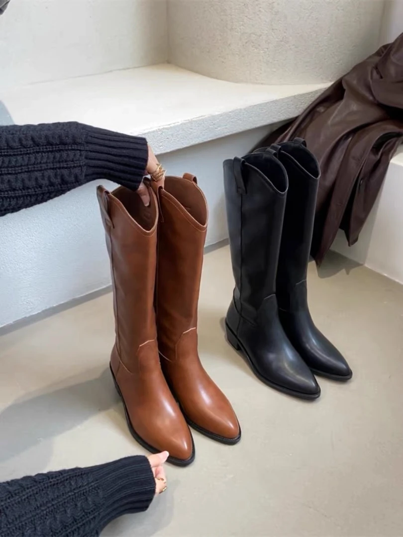 时装单靴个性英伦风骑士靴尖头小众显瘦不过膝复古V口套筒机车靴