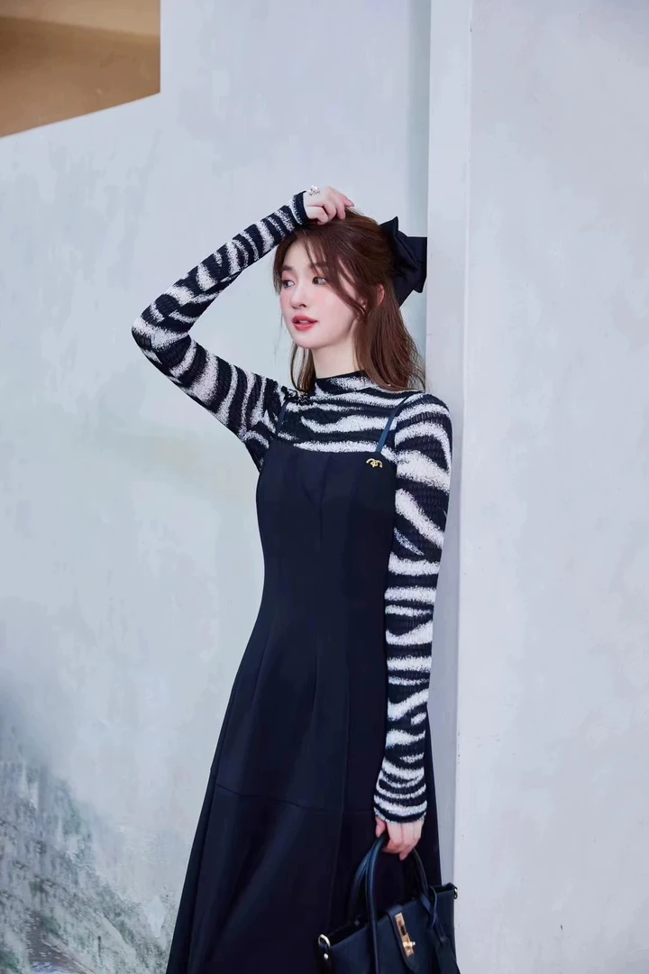 L-新款时尚减龄长袖T恤+修身吊带中长裙LZ1785