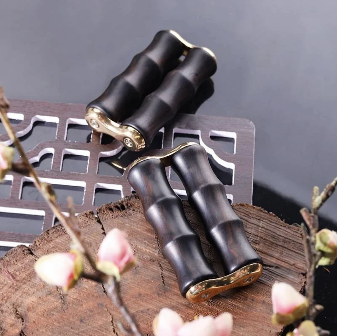 手把件红木按摩手轮手部恢复按摩器乌木紫光檀